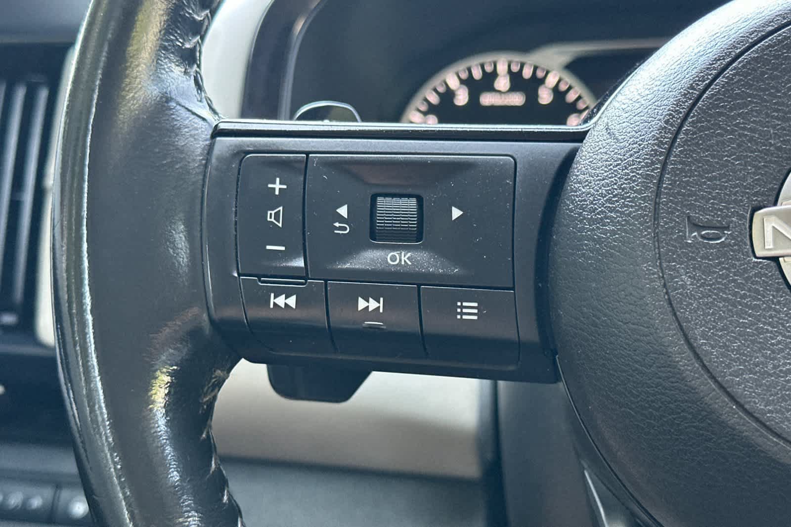 Certified 2022 Nissan Pathfinder SV FWD image 31