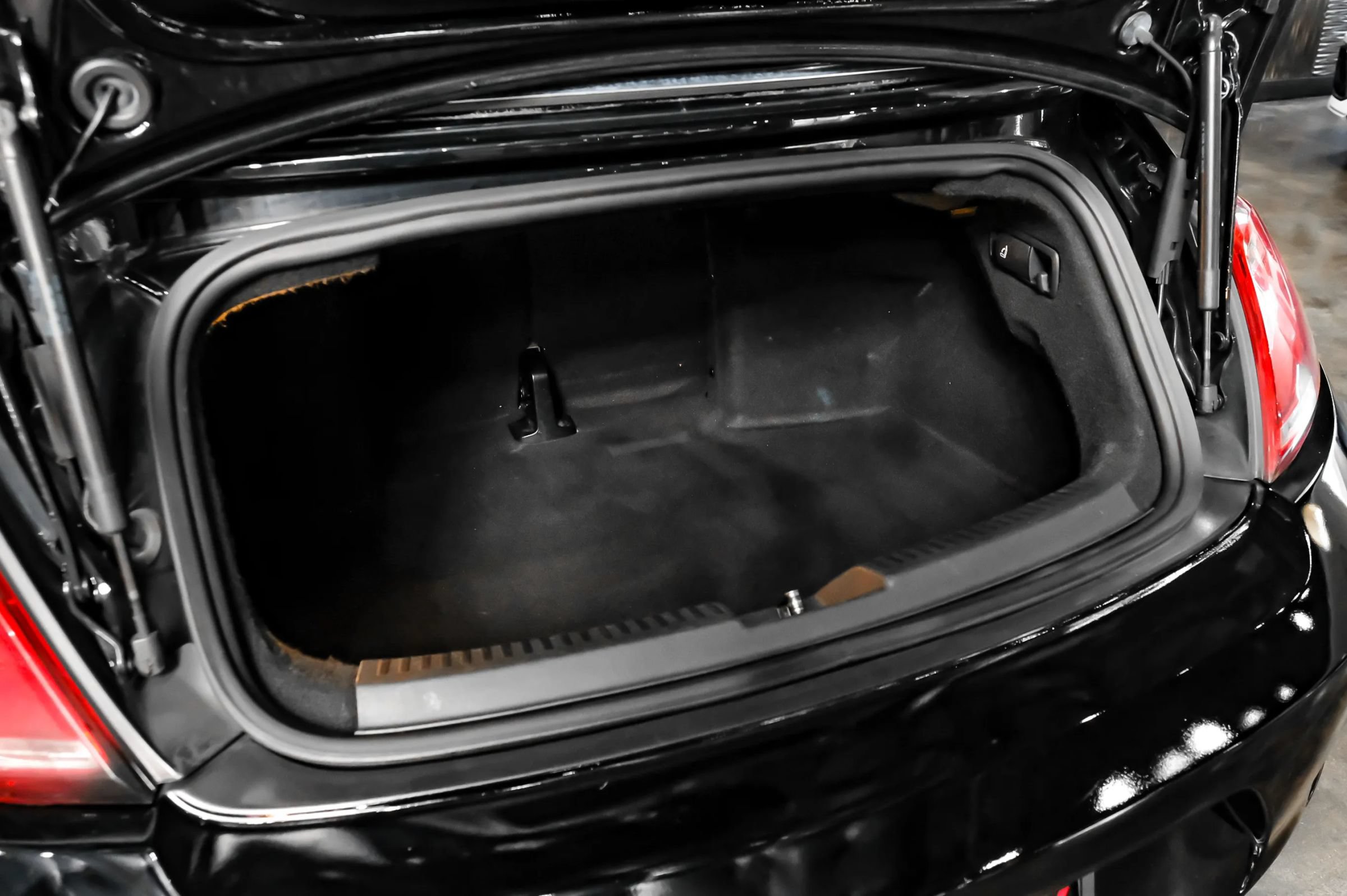 Used 2014 Volkswagen Beetle 2.5 FWD image 44