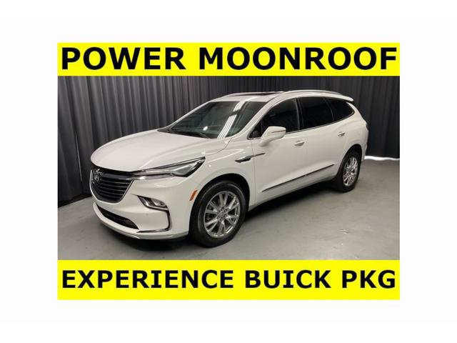 Used 2024 Buick Enclave Essence w/ Experience Buick Package FWD image 1