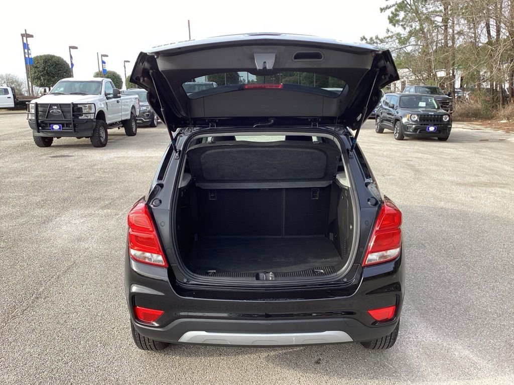 Used 2021 Chevrolet Trax LT w/ Premium Seat Package image 9