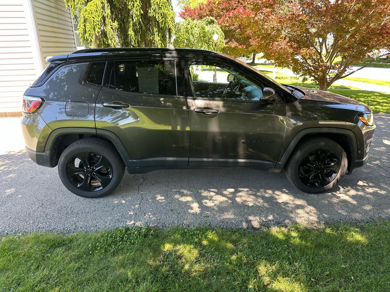 Used 2018 Jeep Compass Latitude w/ Popular Equipment Group AWD/4WD image 8
