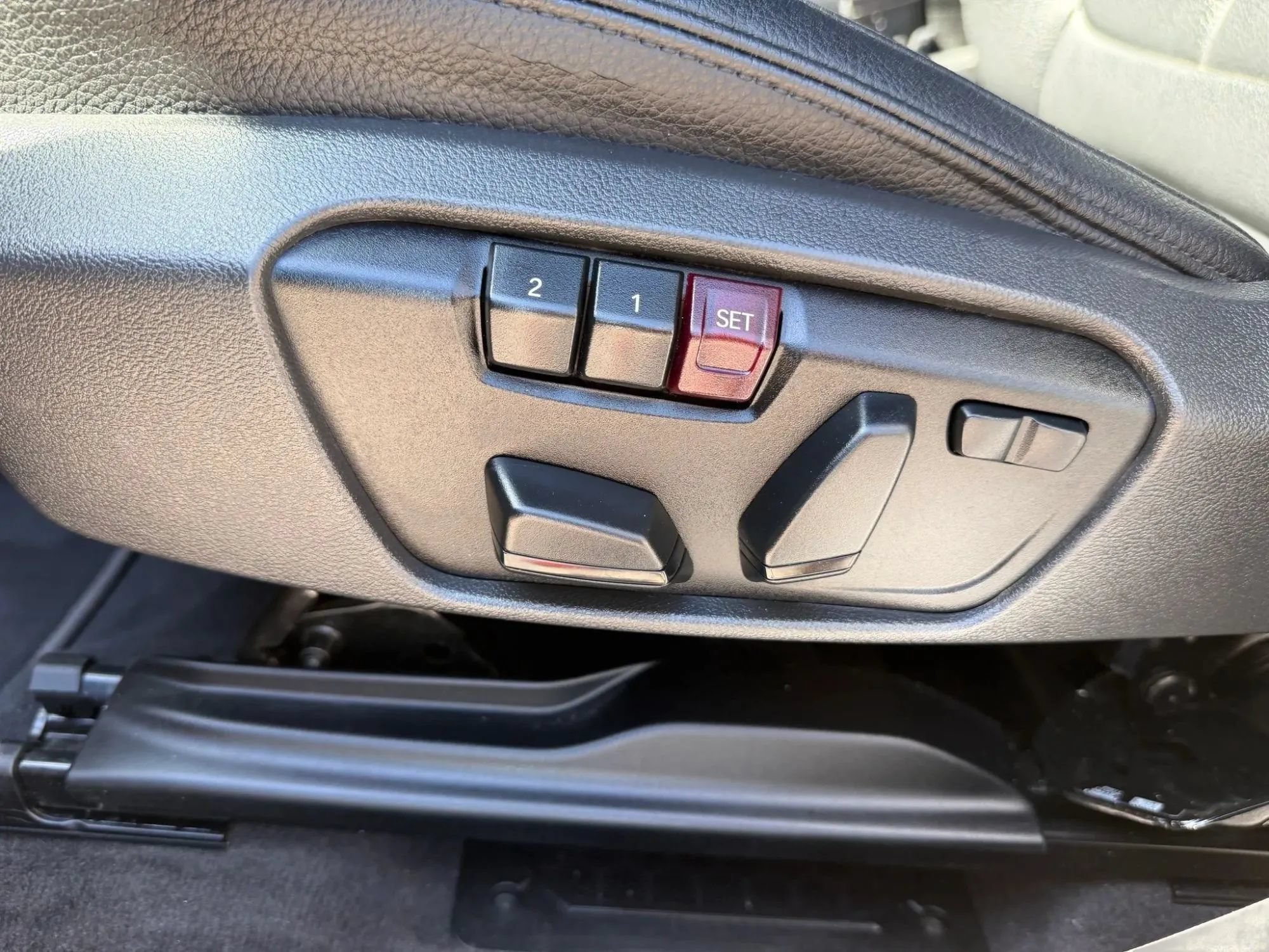 Used 2018 BMW X2 sDrive28i FWD image 12