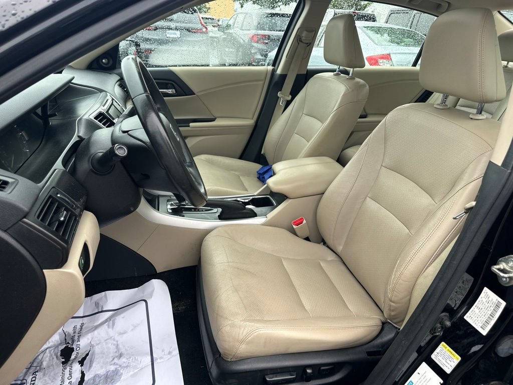 Used 2015 Honda Accord Touring image 15