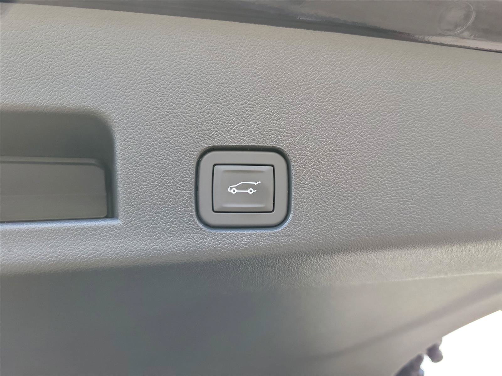 New 2026 GMC Acadia Denali w/ Super Cruise Package AWD/4WD image 10