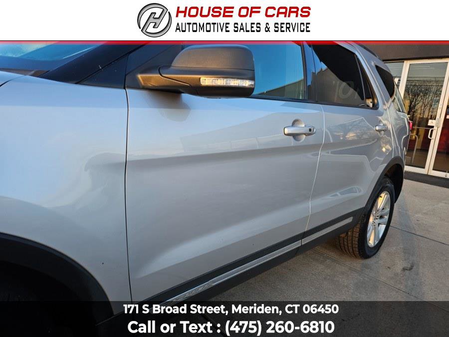 Used 2019 Ford Explorer XLT w/ Equipment Group 202A AWD/4WD image 18