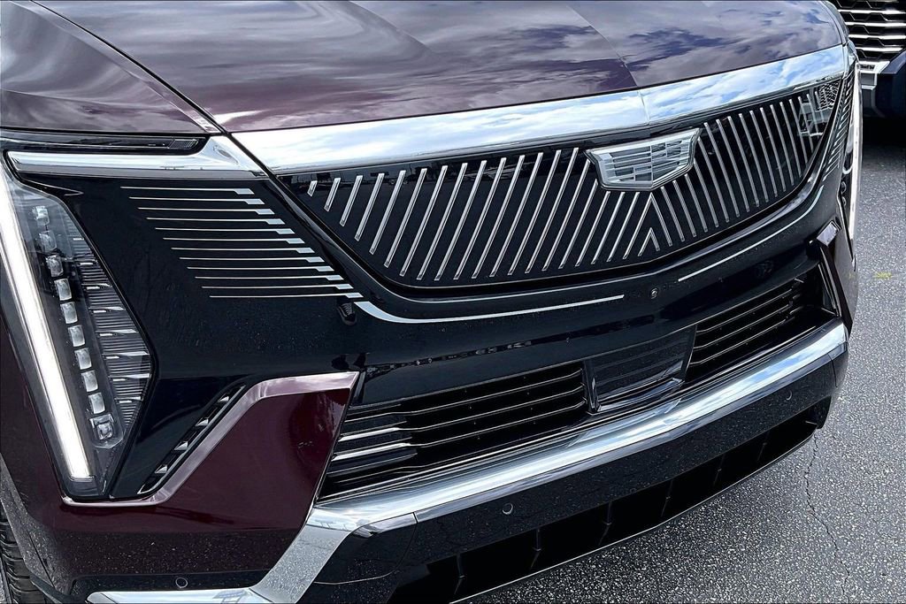 Certified 2025 Cadillac Escalade IQ Luxury 2 w/ LPO, Premium Carpet Package AWD/4WD image 33