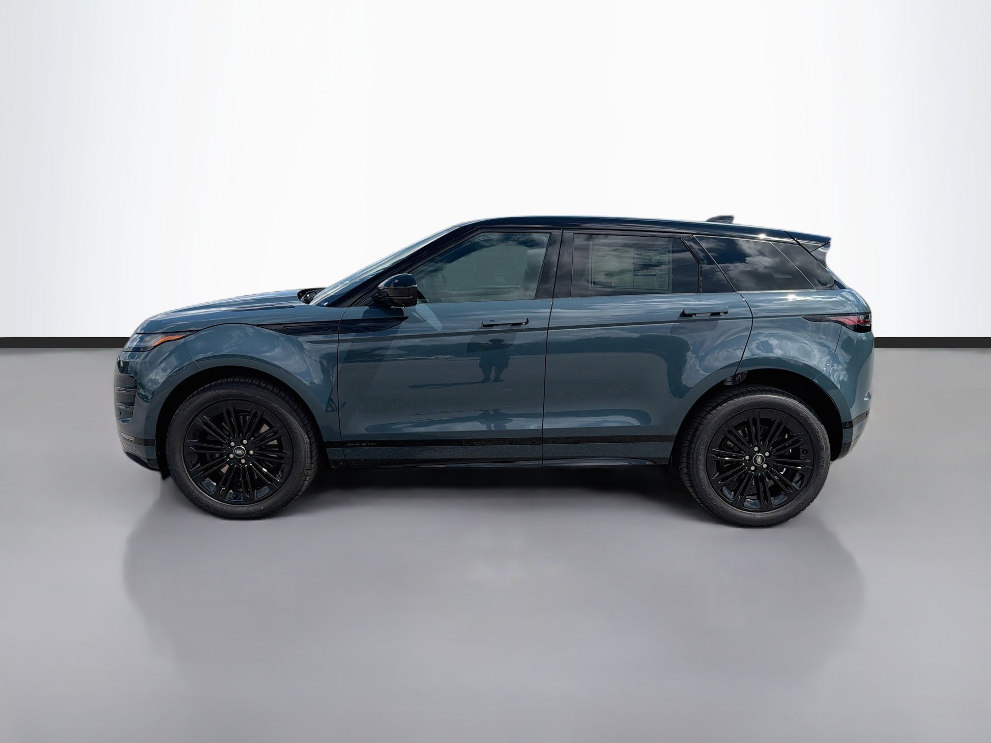 New 2026 Land Rover Range Rover Evoque Hoxton AWD/4WD image 2
