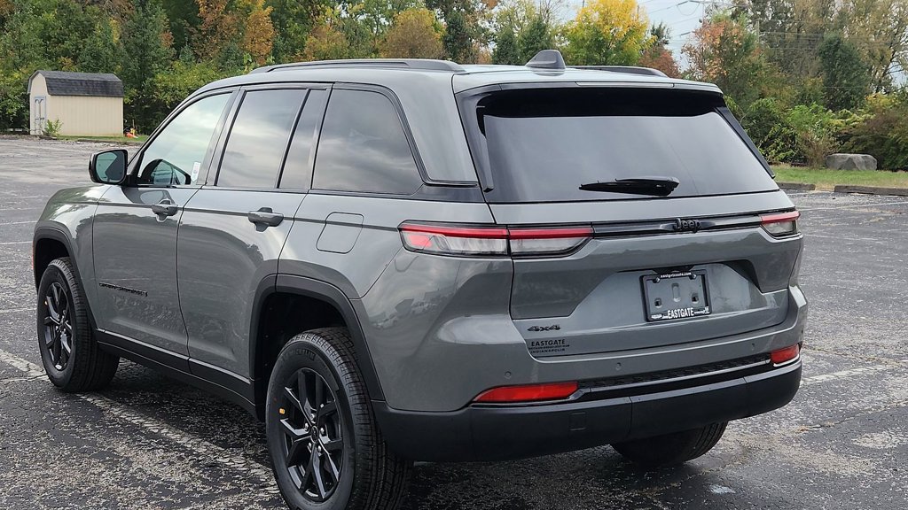 New 2027 Jeep Grand Cherokee Laredo X AWD/4WD image 5
