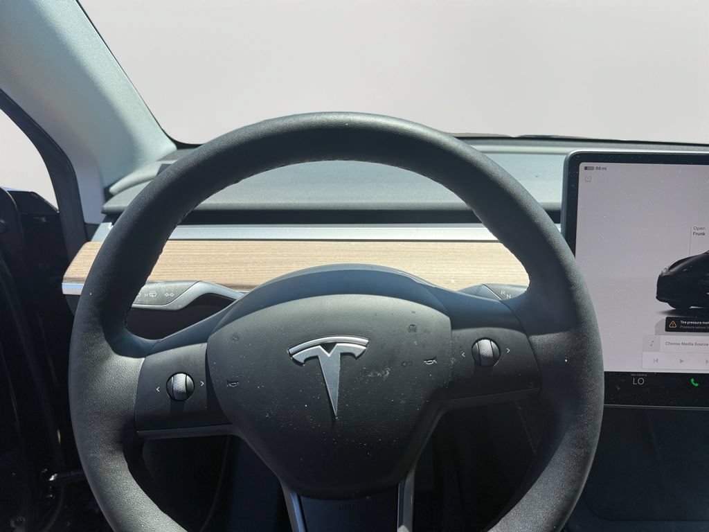 Used 2024 Tesla Model Y Long Range AWD/4WD image 24
