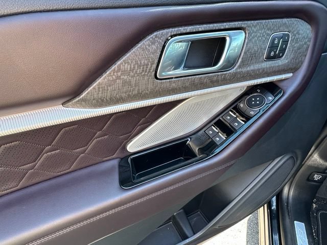 Certified 2025 Ford Explorer Platinum w/ Ultimate Package AWD/4WD image 12