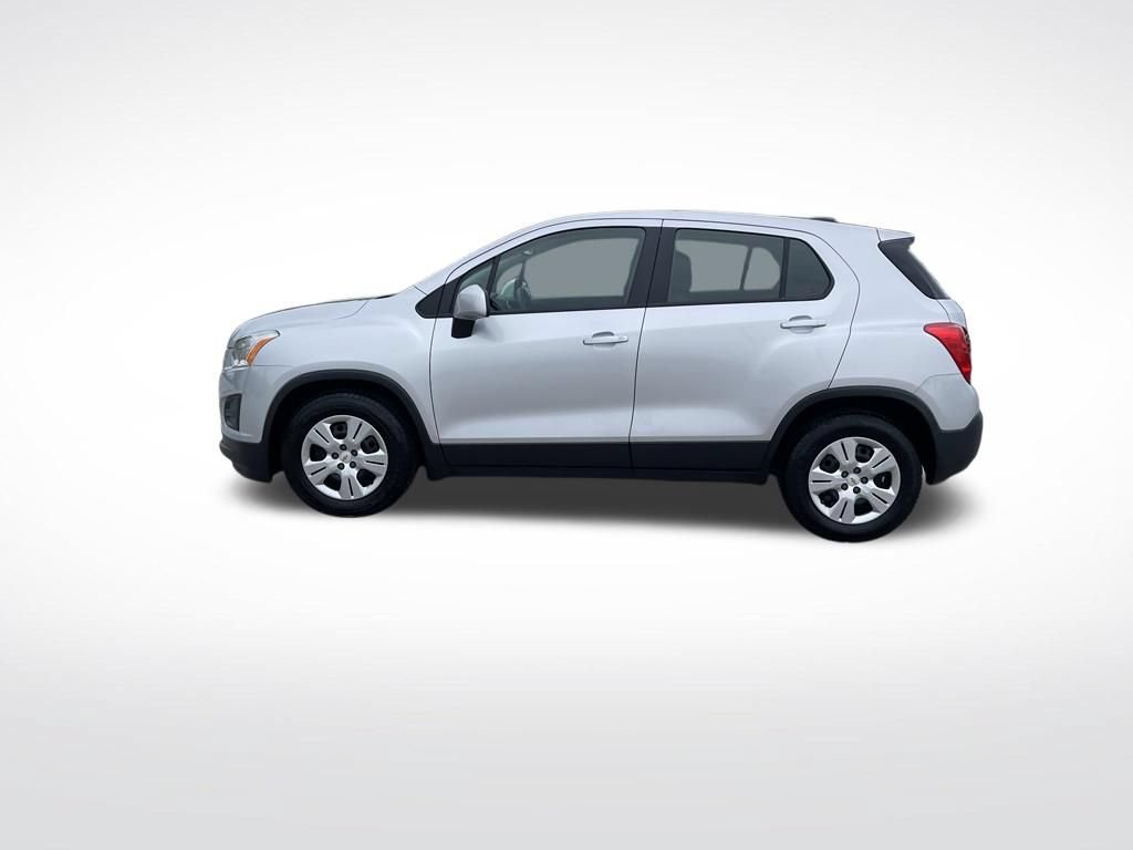 Used 2015 Chevrolet Trax LS FWD image 2