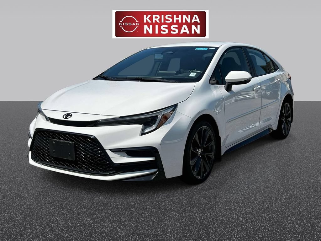 Used 2023 Toyota Corolla SE FWD image 2