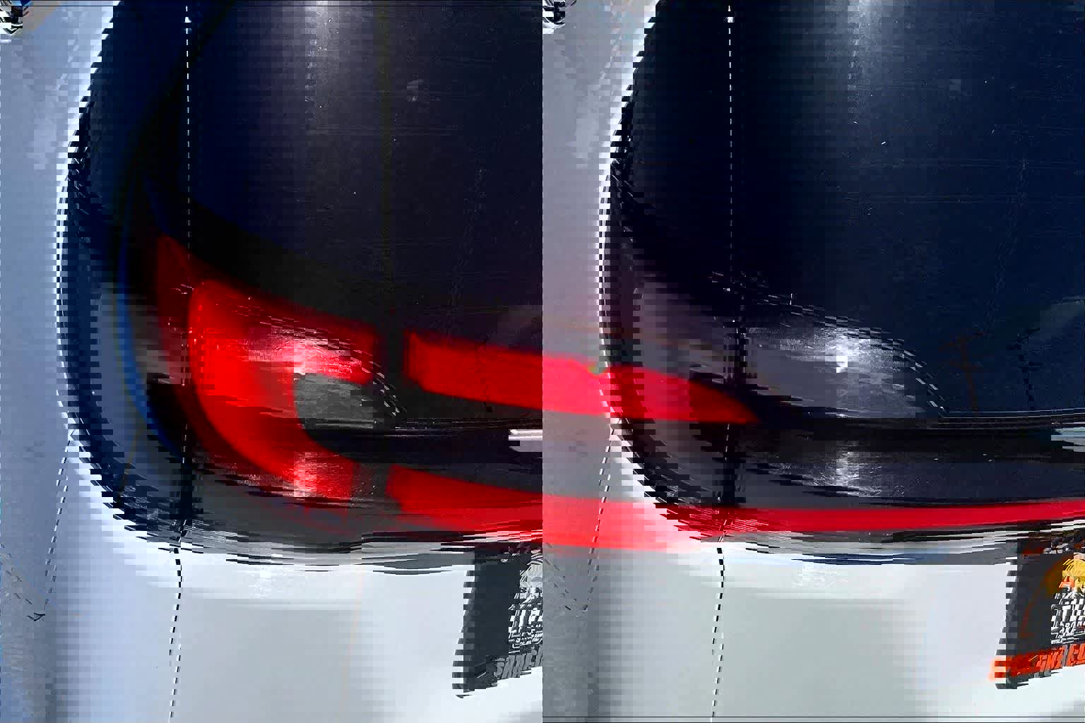 Used 2024 Chrysler Pacifica Touring-L image 32