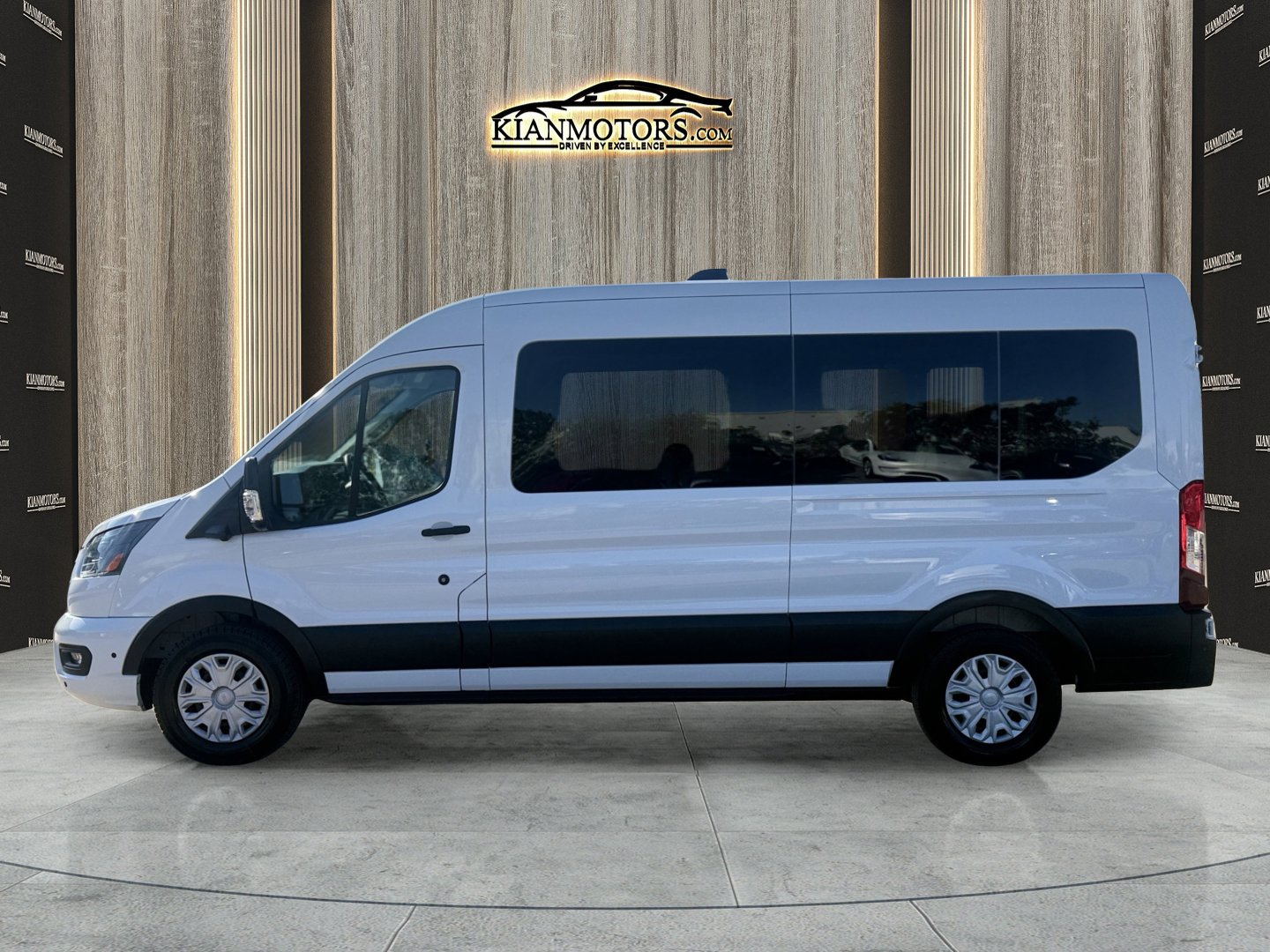 Used 2026 Ford Transit 350 XLT image 4