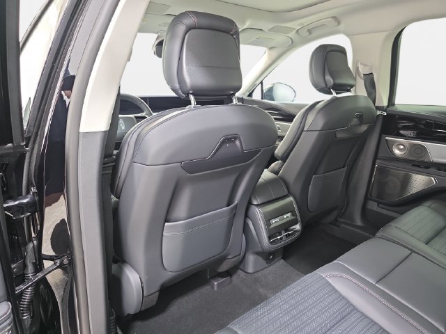 New 2026 Lincoln Nautilus Reserve AWD/4WD image 10