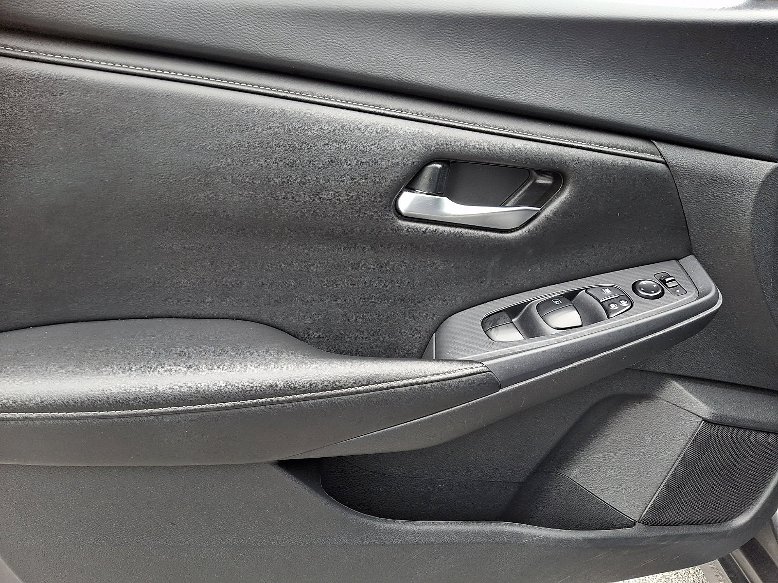 Used 2024 Nissan Sentra SV image 12