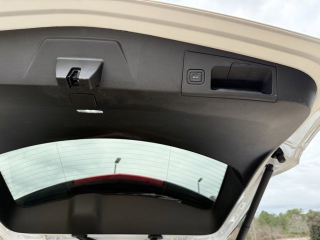 Used 2023 Cadillac XT5 Premium Luxury image 32