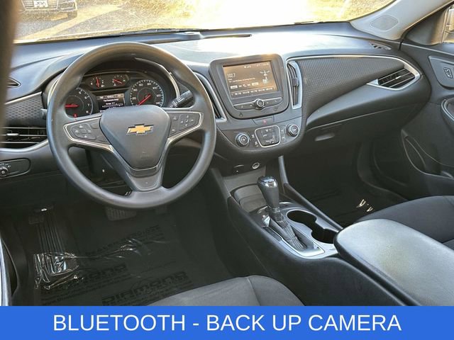 Used 2018 Chevrolet Malibu LS image 2