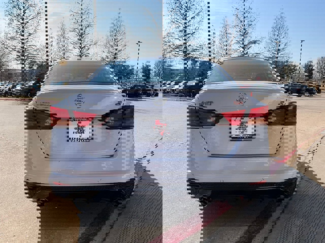 Used 2025 Nissan Altima 2.5 SR image 8