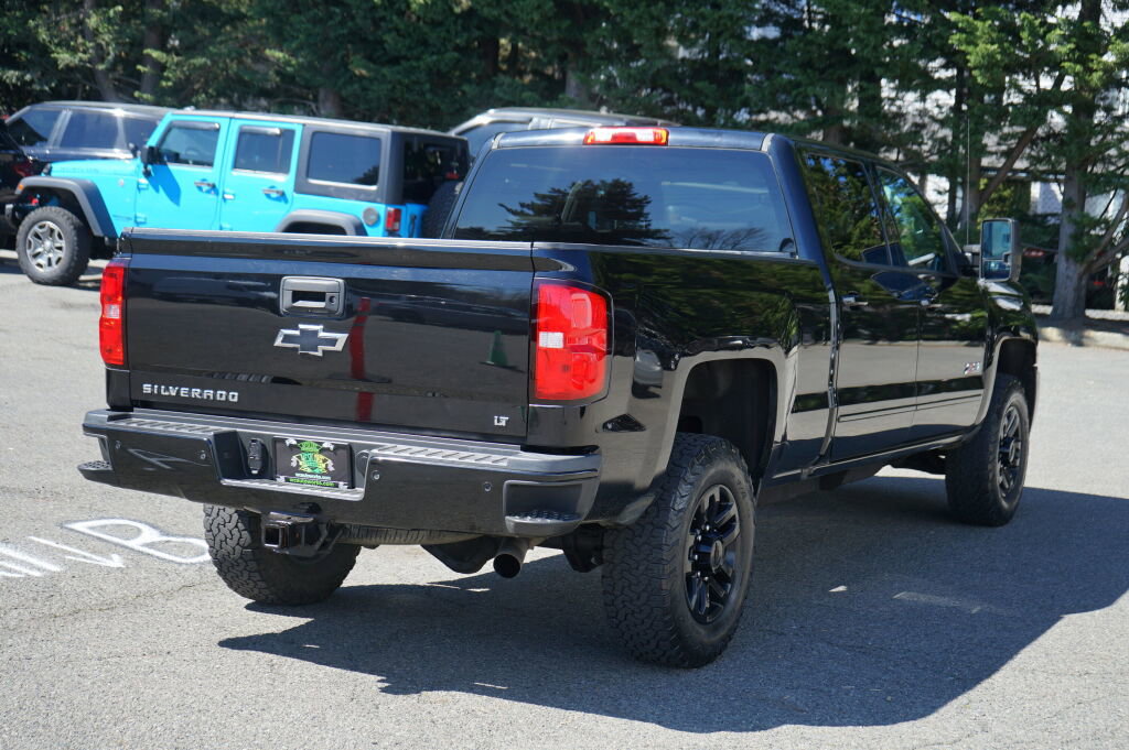 Used 2016 Chevrolet Silverado 2500 LT w/ Midnight Edition image 5