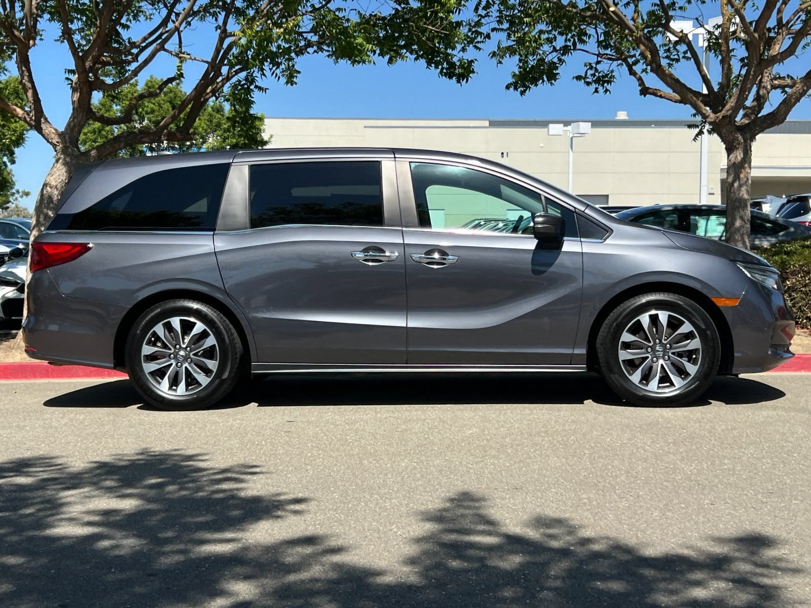 Used 2023 Honda Odyssey EX-L image 7