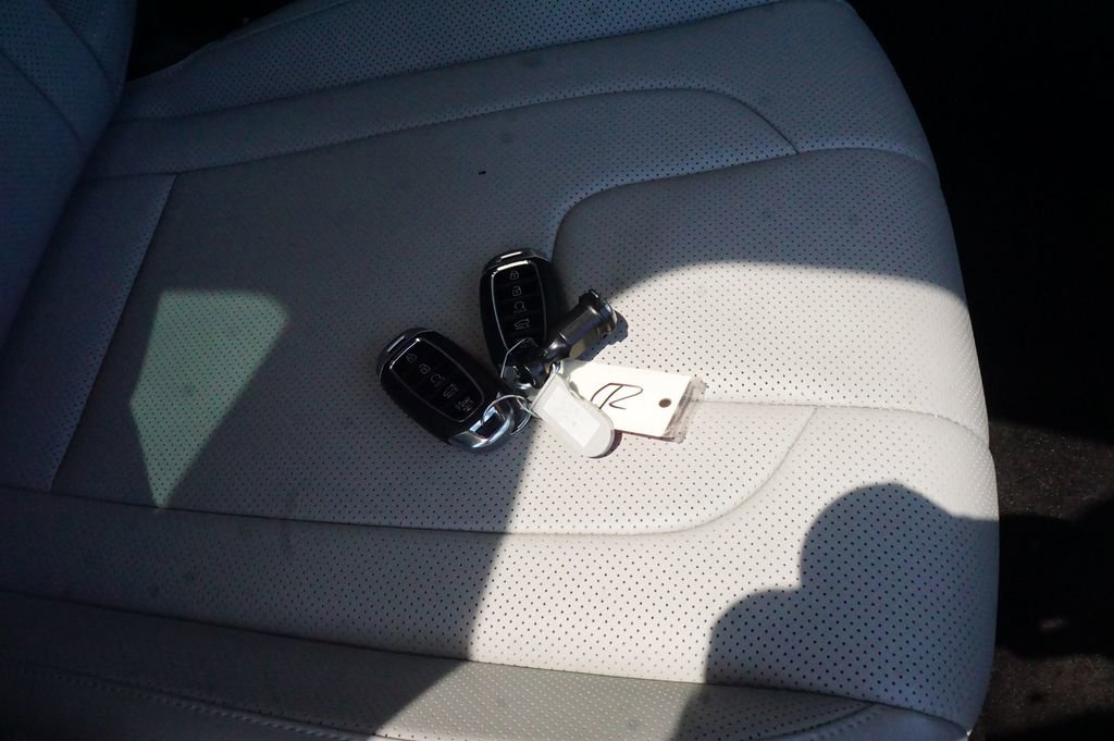 Certified 2023 Hyundai Elantra Limited FWD image 25