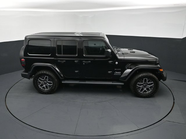 Used 2024 Jeep Wrangler Unlimited Sahara w/ Dual Top Group AWD/4WD image 18
