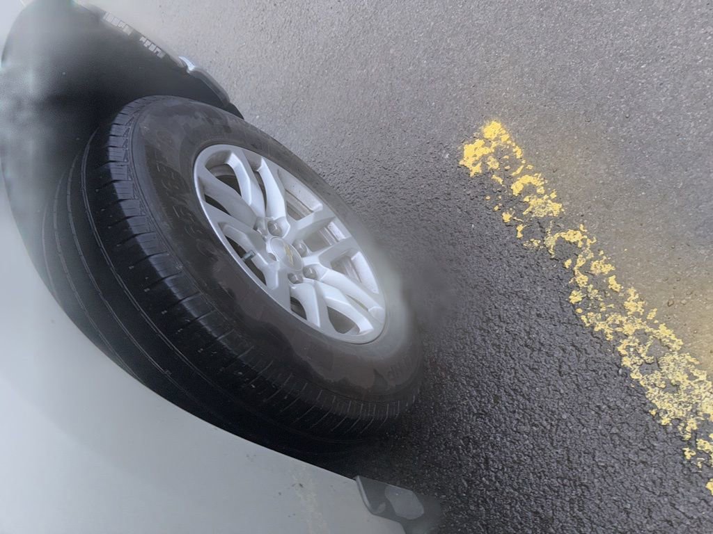 Used 2020 Chevrolet Silverado 1500 LT w/ Convenience Package AWD/4WD image 13