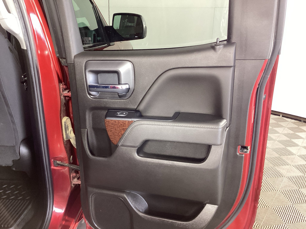 Used 2018 GMC Sierra 1500 SLE w/ Suspension Package, Off-Road AWD/4WD image 11