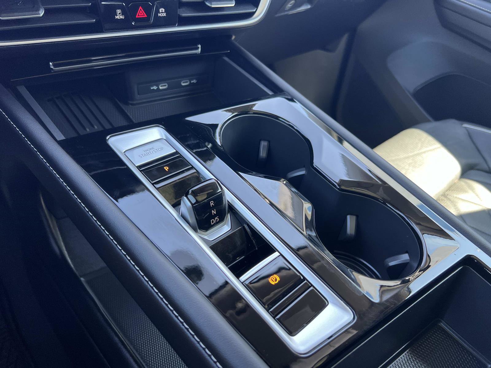 Certified 2025 Volkswagen Atlas SEL Premium R-Line image 18