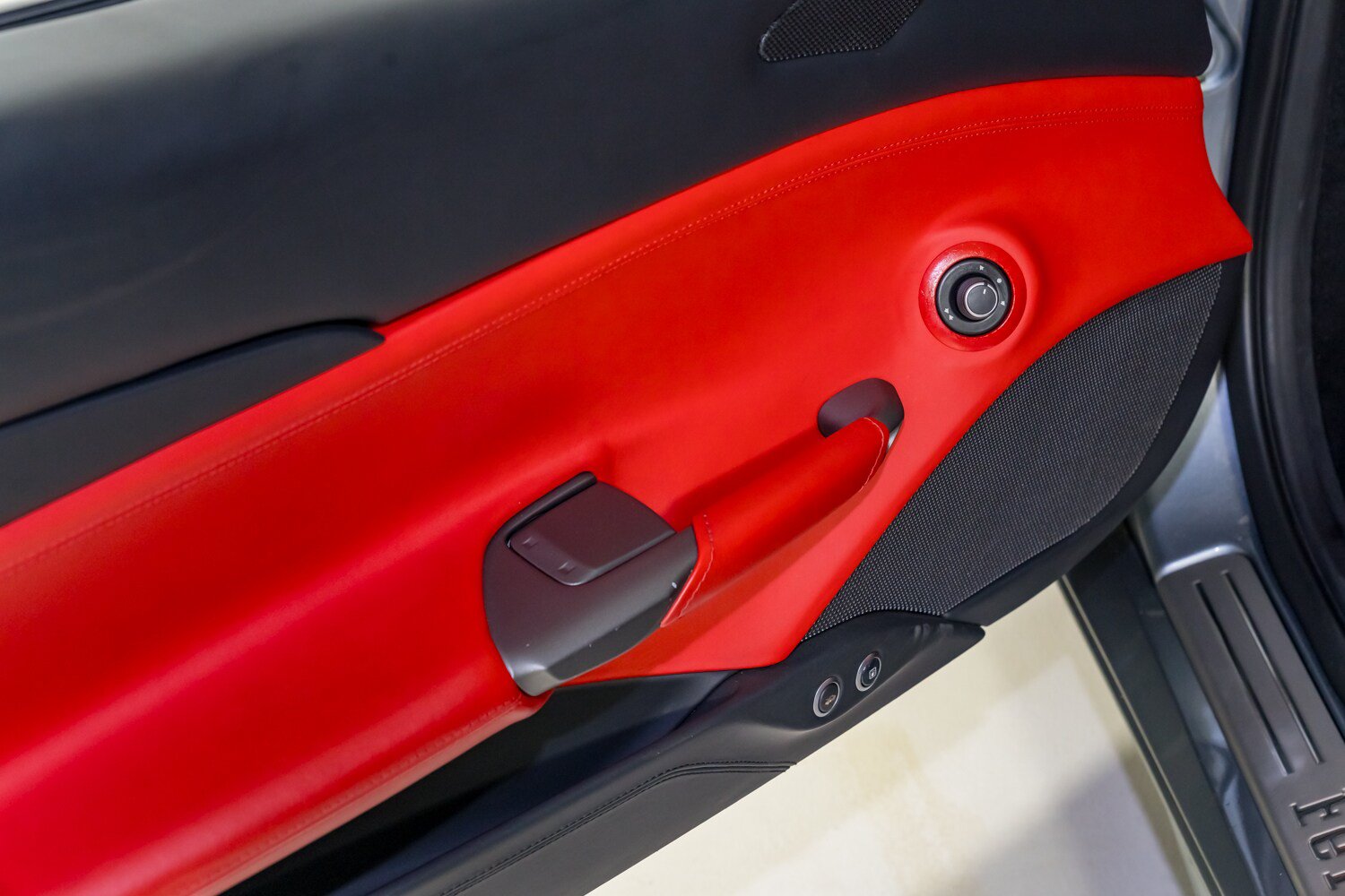 Used 2017 Ferrari 488 GTB RWD image 21