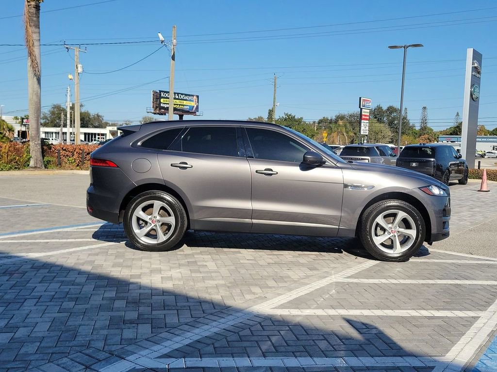 Used 2018 Jaguar F-PACE Premium image 6
