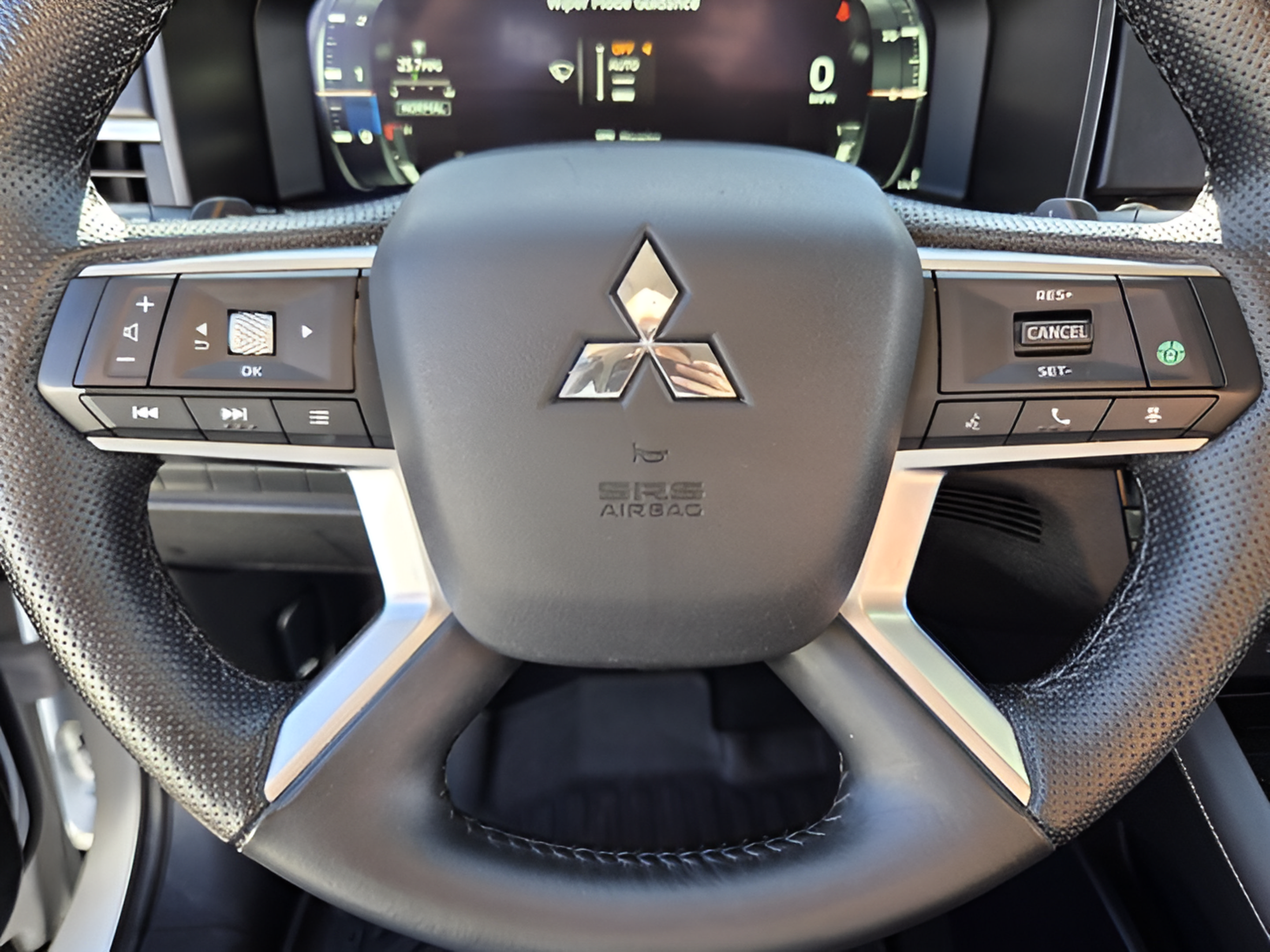 Used 2024 Mitsubishi Outlander SE FWD image 24