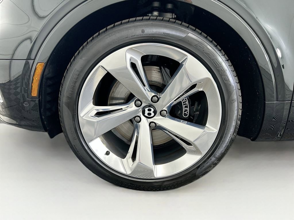 Used 2025 Bentley Bentayga Extended Wheelbase image 29