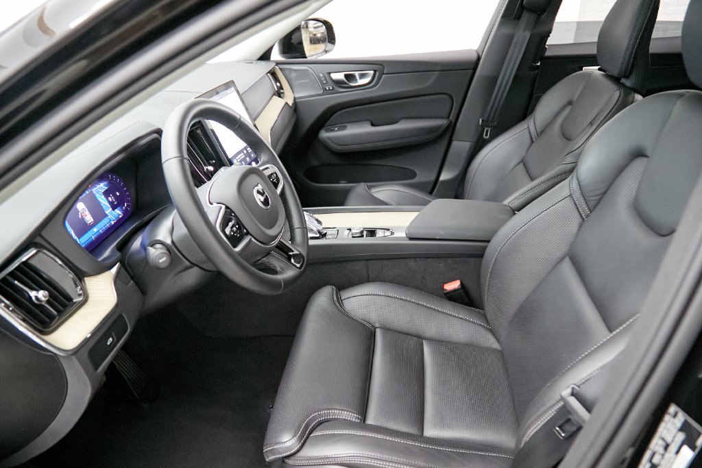 Used 2026 Volvo XC60 B5 Ultra AWD/4WD image 19