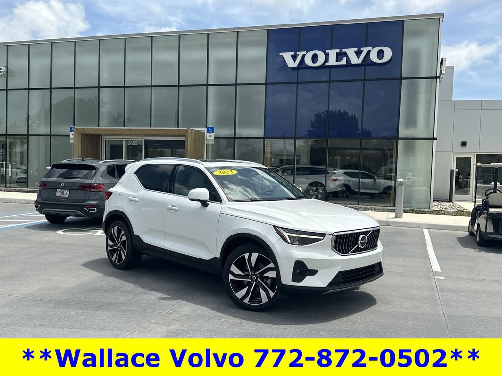 Used 2023 Volvo XC40 B5 Plus w/ Protection Package Premier AWD/4WD image 1