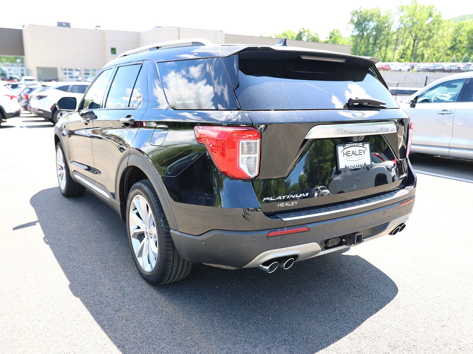 Used 2022 Ford Explorer Platinum w/ Equipment Group 601A AWD/4WD image 5