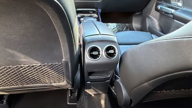 Used 2022 Mercedes-Benz GLB 250 GLB 250 image 21