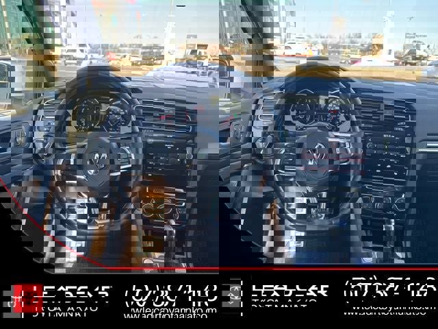 Used 2018 Volkswagen GTI SE image 18