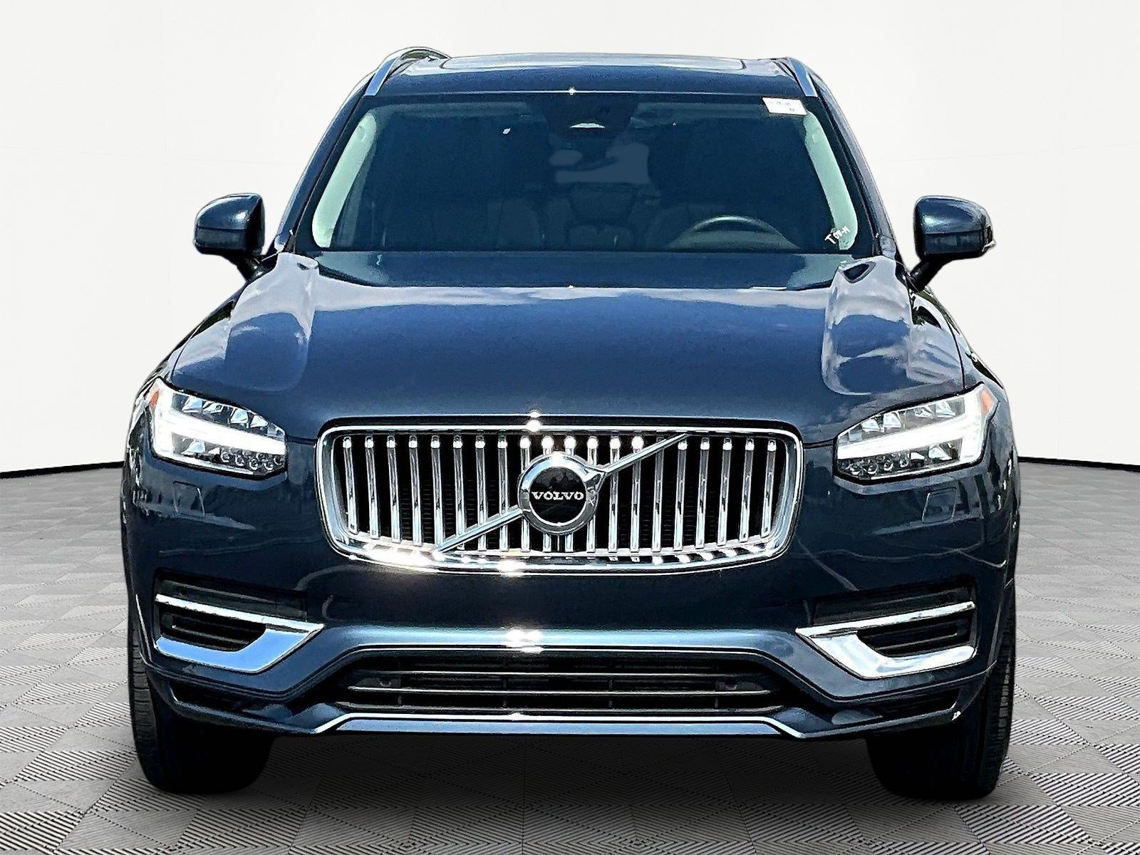Used 2025 Volvo XC90 T8 Core w/ Protection Package Premier AWD/4WD image 2