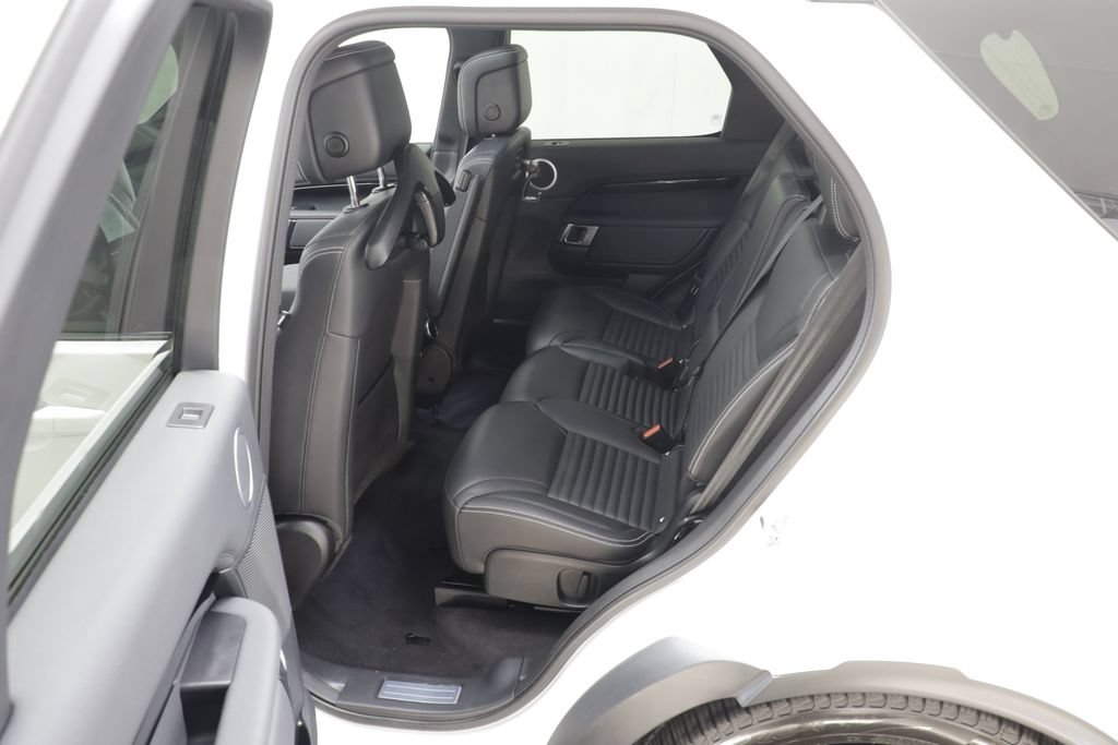 Certified 2025 Land Rover Discovery S AWD/4WD image 15
