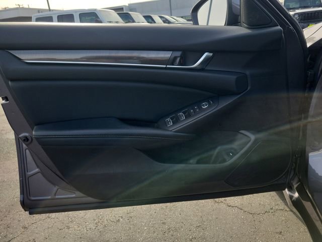 Used 2018 Honda Accord Sport image 19