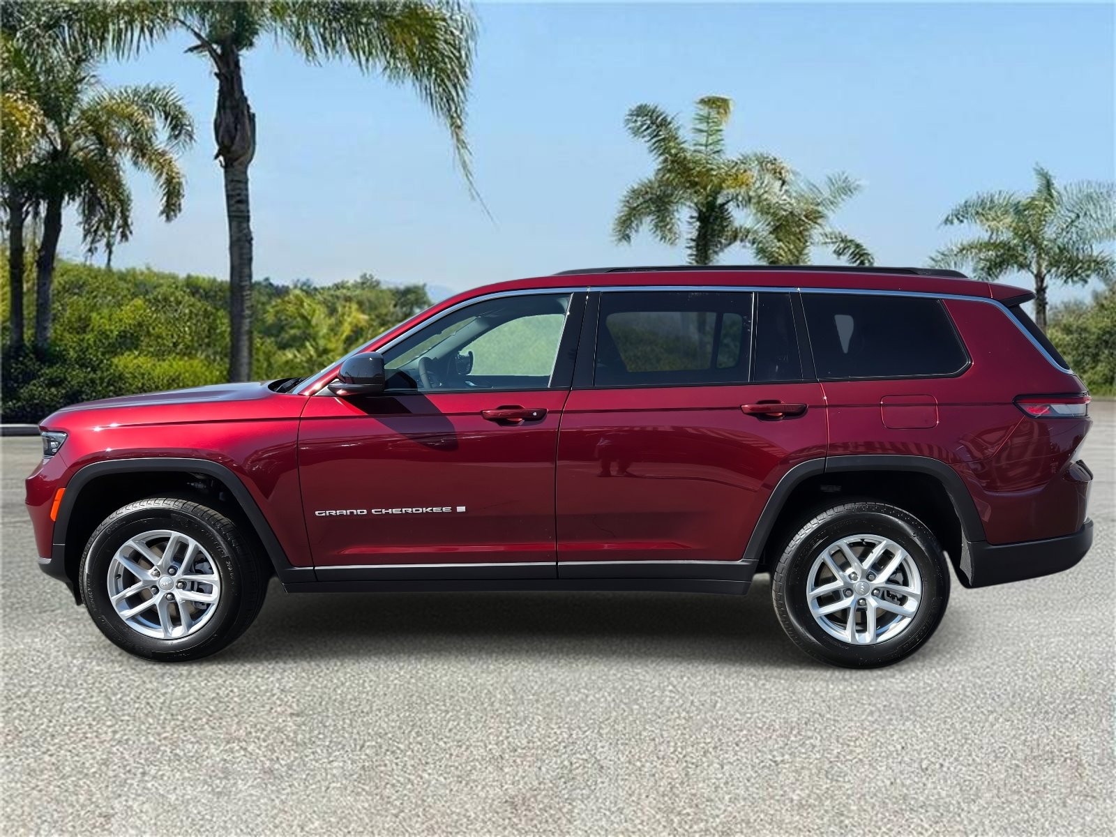 New 2026 Jeep Grand Cherokee L 2WD image 2