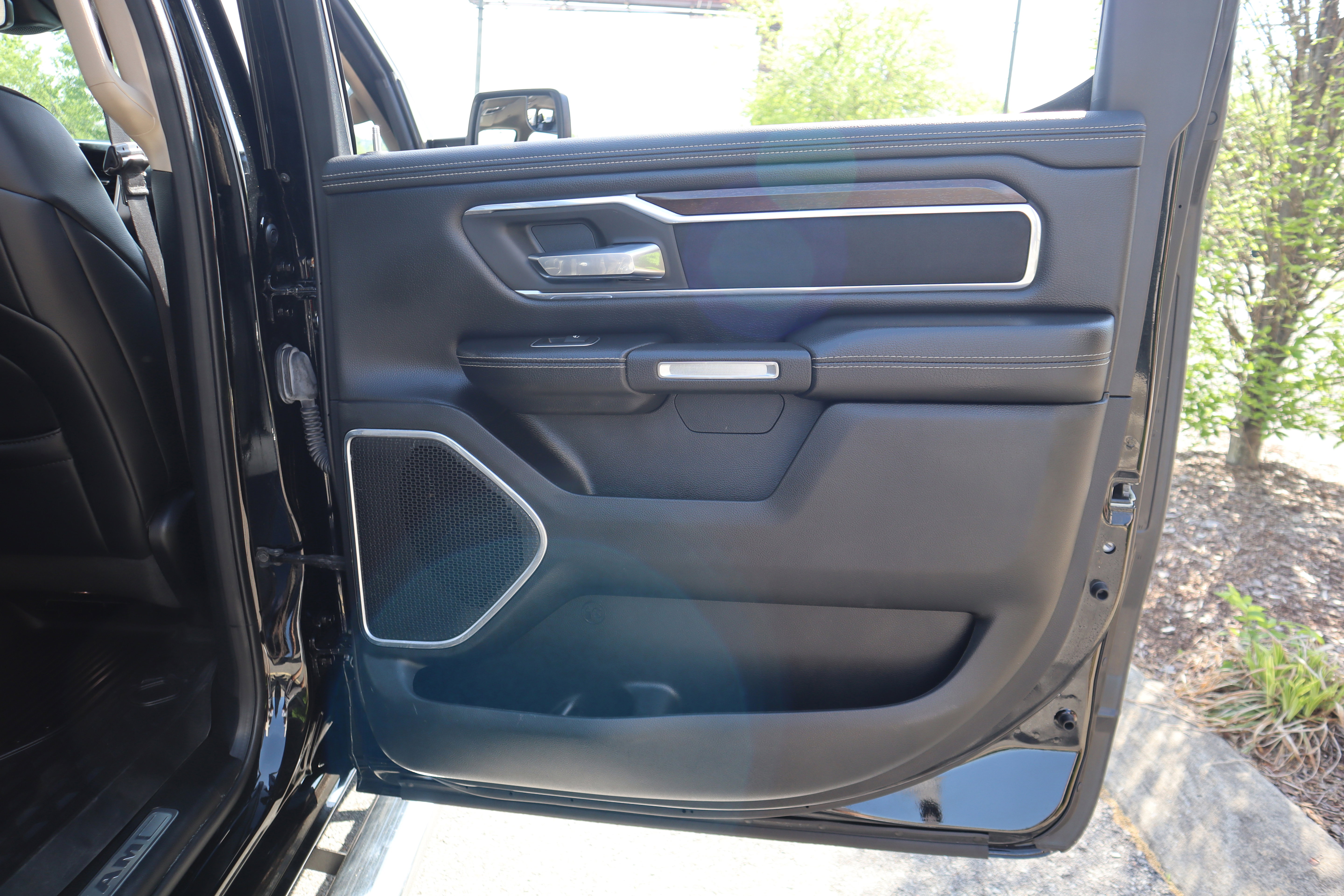 Used 2021 RAM 1500 Laramie image 31