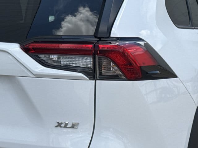 Used 2025 Toyota RAV4 XLE FWD image 7