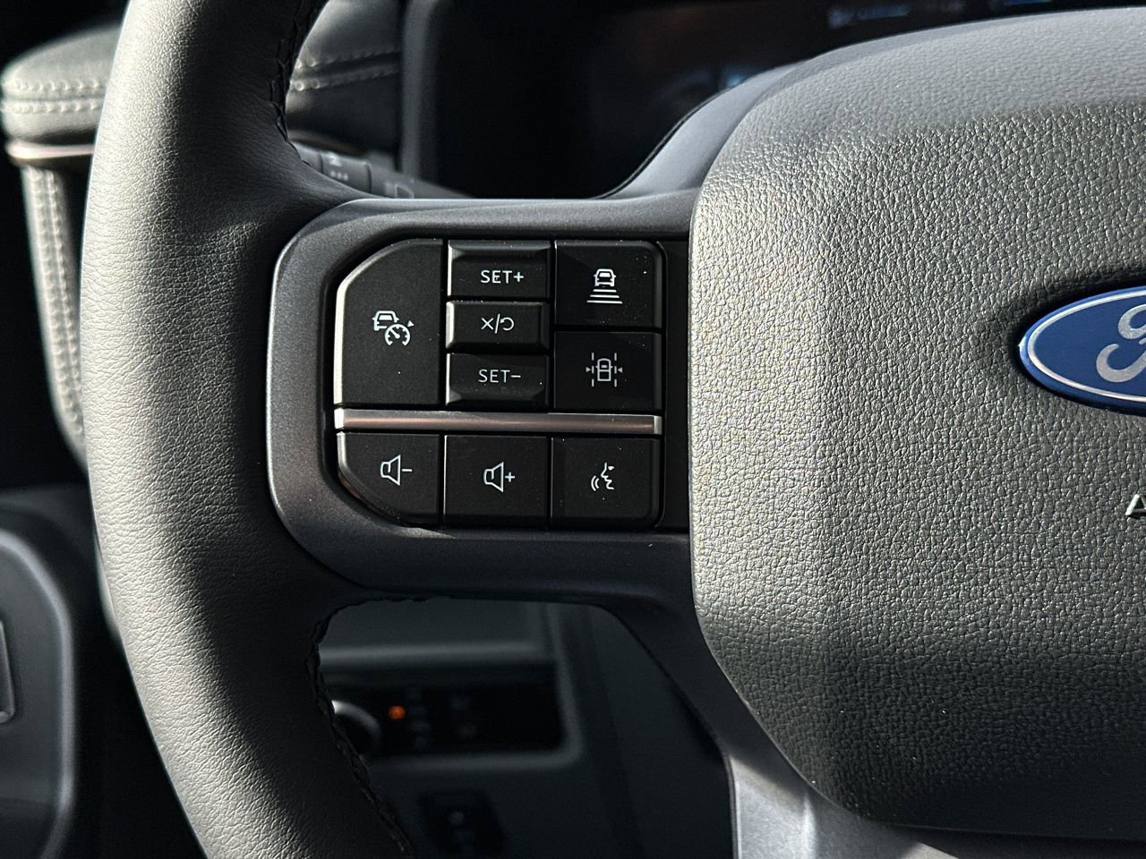 New 2025 Ford F150 Lightning Flash AWD/4WD image 27