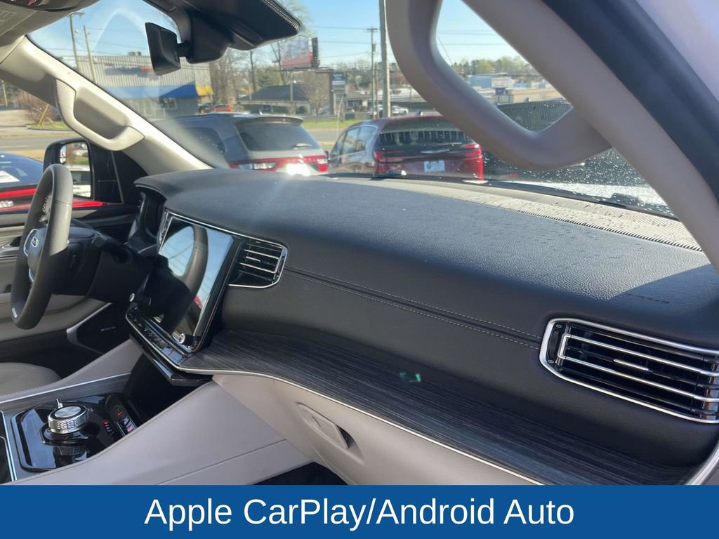 Certified 2024 Jeep Wagoneer L Series II w/ Flexible Seating Group image 15