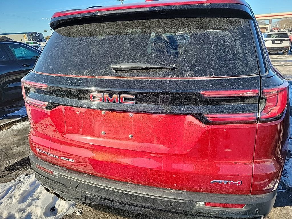 Used 2025 GMC Acadia AT4 w/ Luxury Package image 4