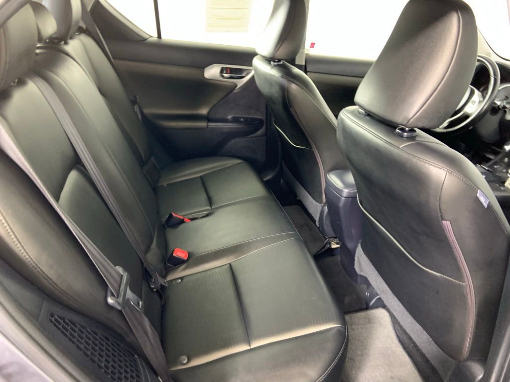 Used 2013 Lexus CT 200h w/ Premium Pkg w/Navigation FWD image 13