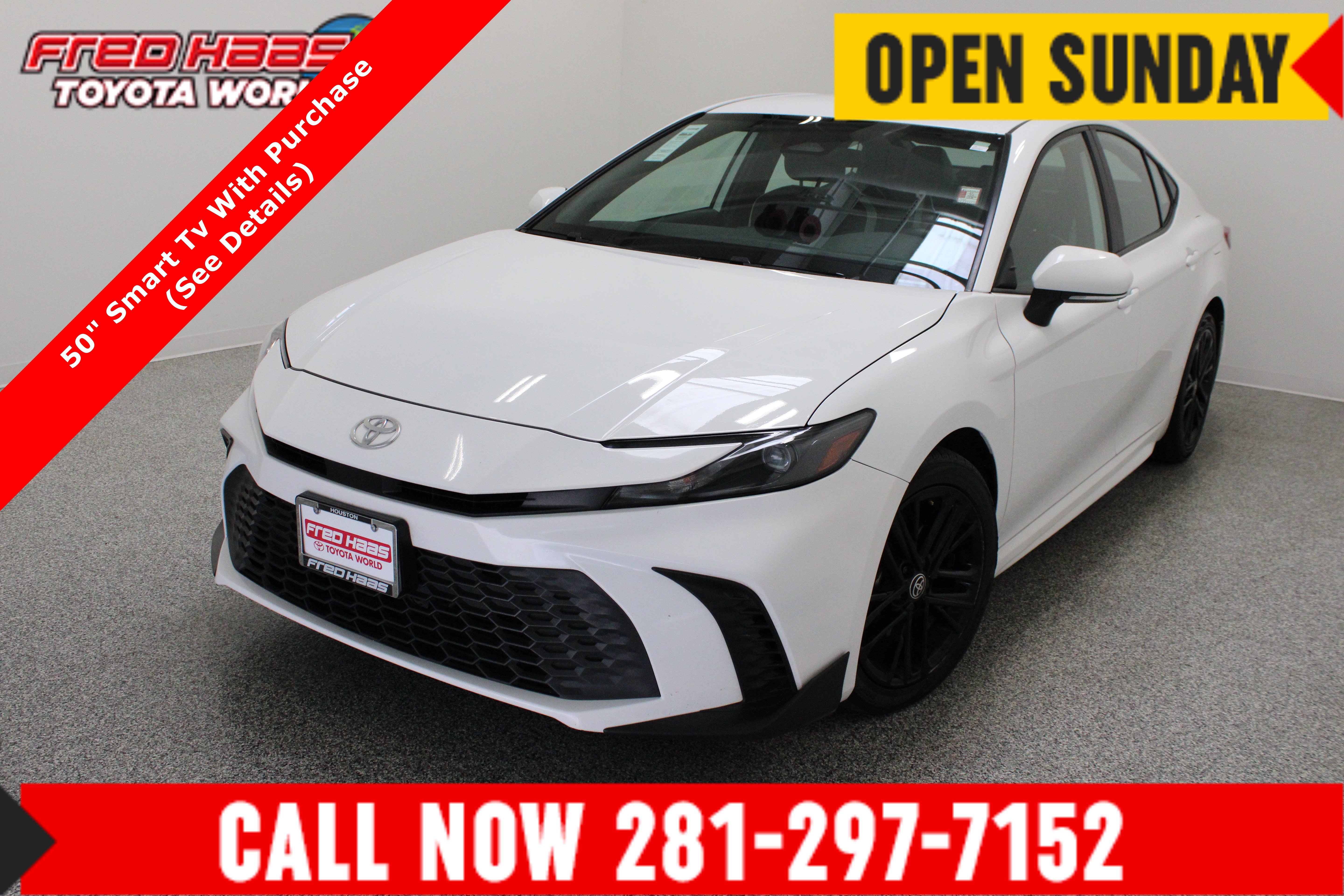 Used 2025 Toyota Camry SE FWD image 1